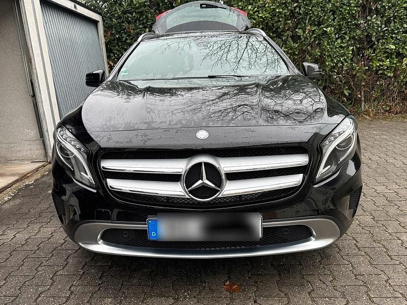 Gebraucht Mercedes GLA180 122 PS (89 kW) 2016 Schwarz SUV