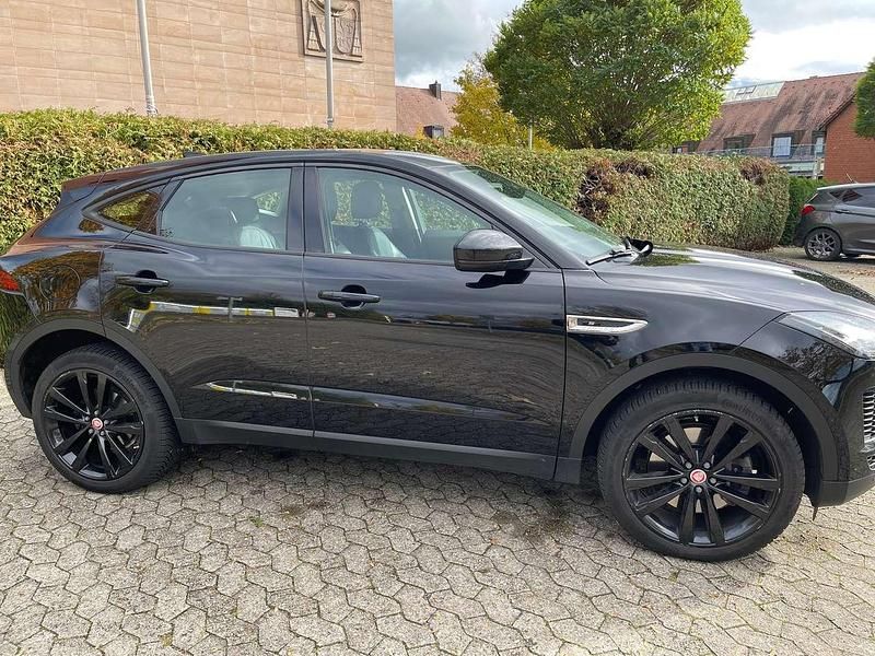Gebraucht Jaguar E-Pace S 200 PS (147 kW) 2019 Schwarz SUV