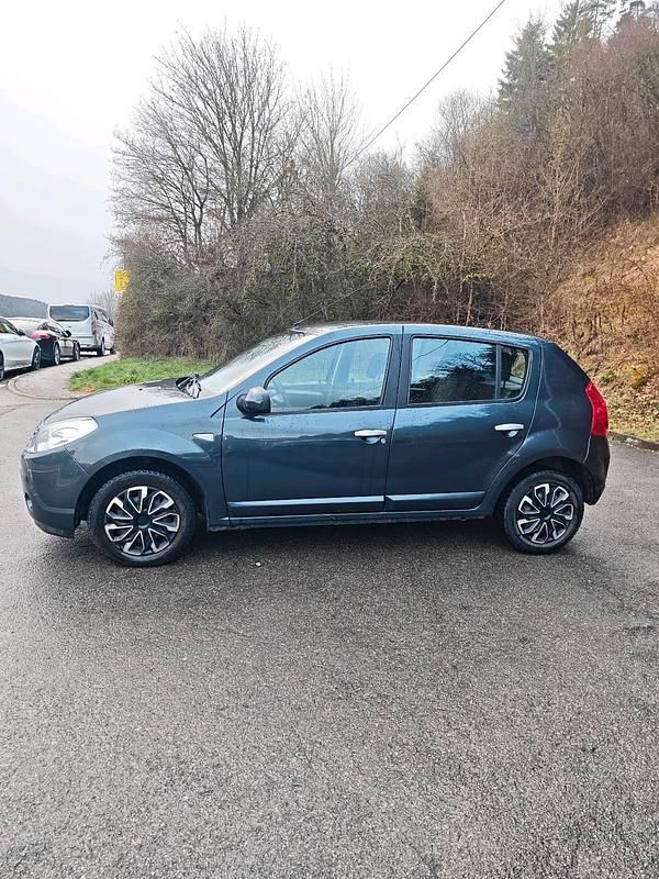 Gebraucht Dacia Sandero 75 PS (55 kW) 2008 Grau Kleinwagen