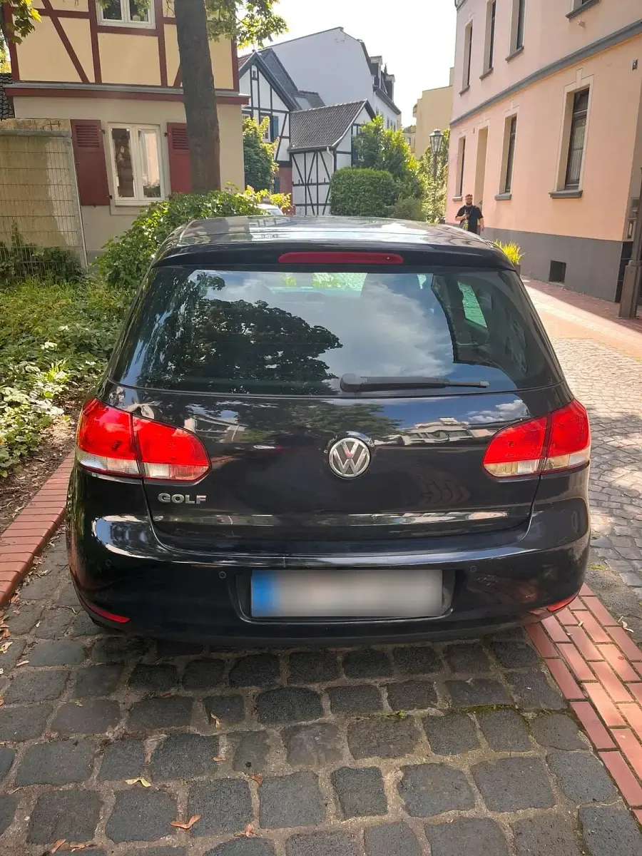 Gebraucht VW Golf VI 100 PS (73 kW) 2011 Schwarz Kleinwagen