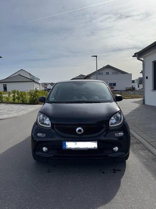 Schwarz Gebraucht 2017 Smart ForFour Passion Kleinwagen | 8.200 € (Fairer Preis) - Bild 1/4