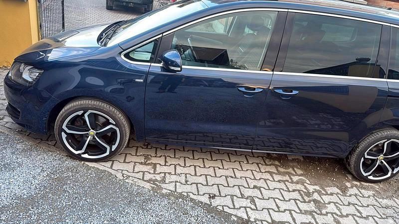 Gebraucht VW Sharan 177 PS (130 kW) 2015 Blau Van / Kleinbus