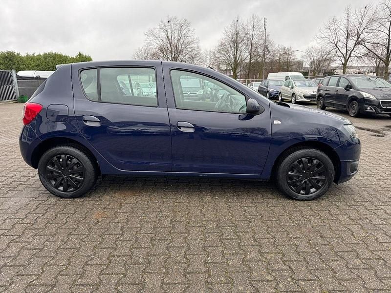 Gebraucht Dacia Sandero Lauréate 75 PS (55 kW) 2016 Blau Kleinwagen