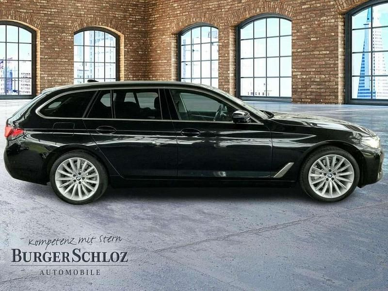 Gebraucht BMW 530 Luxury Line 252 PS (185 kW) 2020 Saphirschwarz metallic Kombi