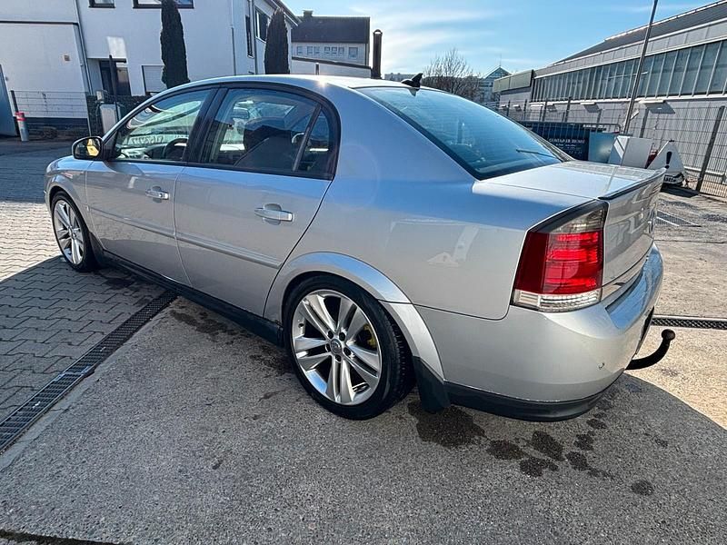Gebraucht Opel Vectra 125 PS (91 kW) 2005 Silber Limousine