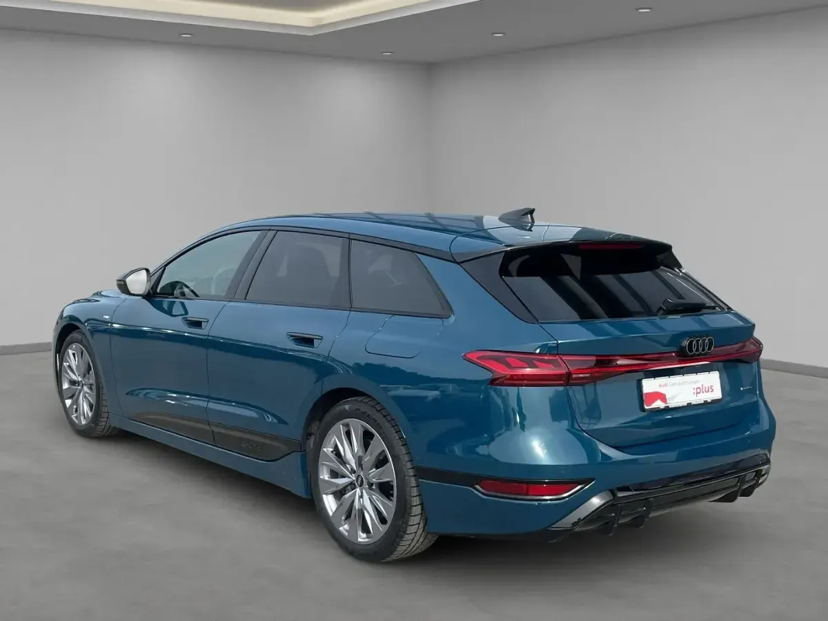 Gebraucht Audi A6 e-tron S-Line 314 kW (428 PS) 2025 Blau (malpeloblau) Kombi