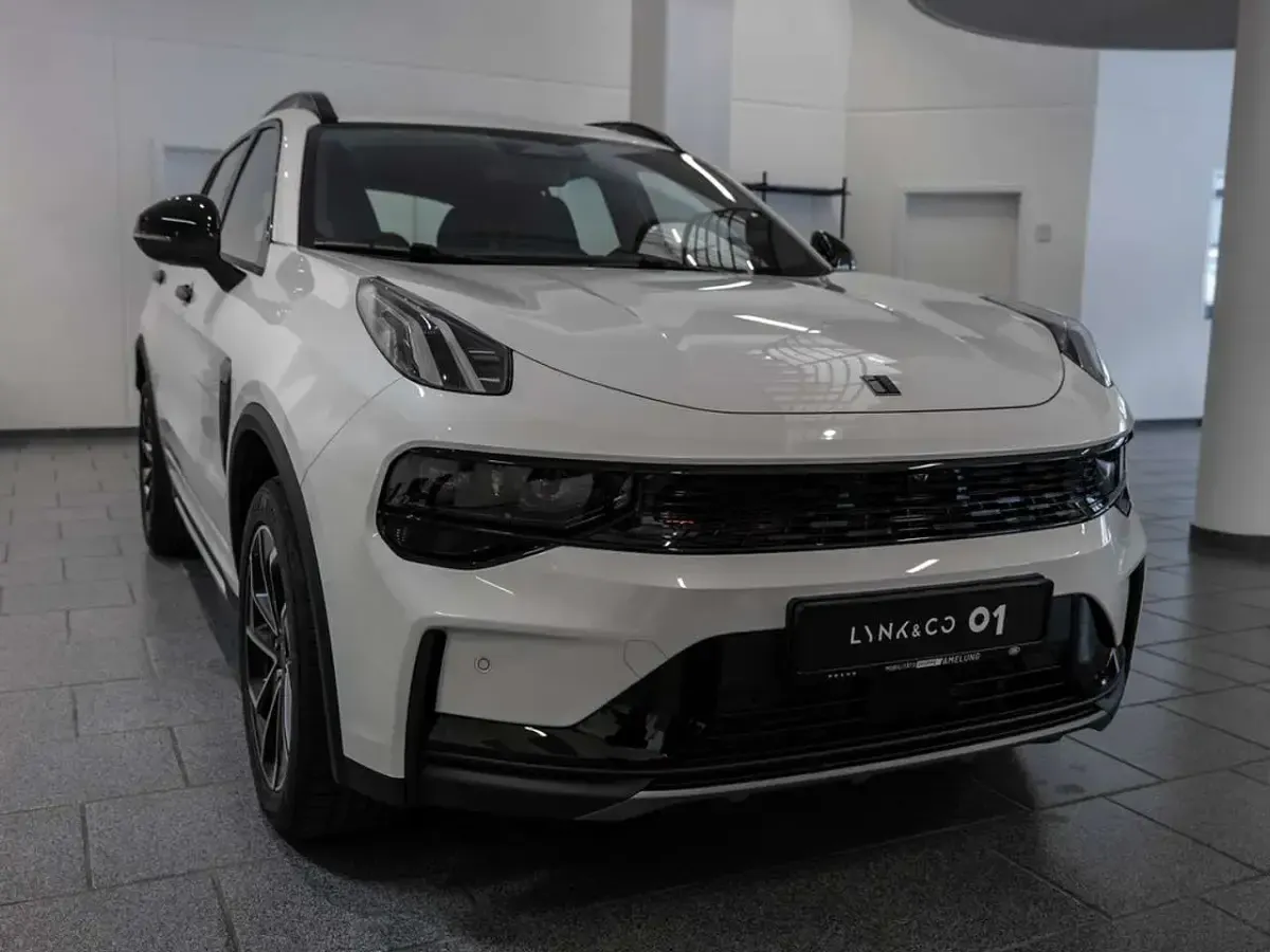 Nouă Lynk & Co 01 280 CP (205 kW) 2026 Alb SUV