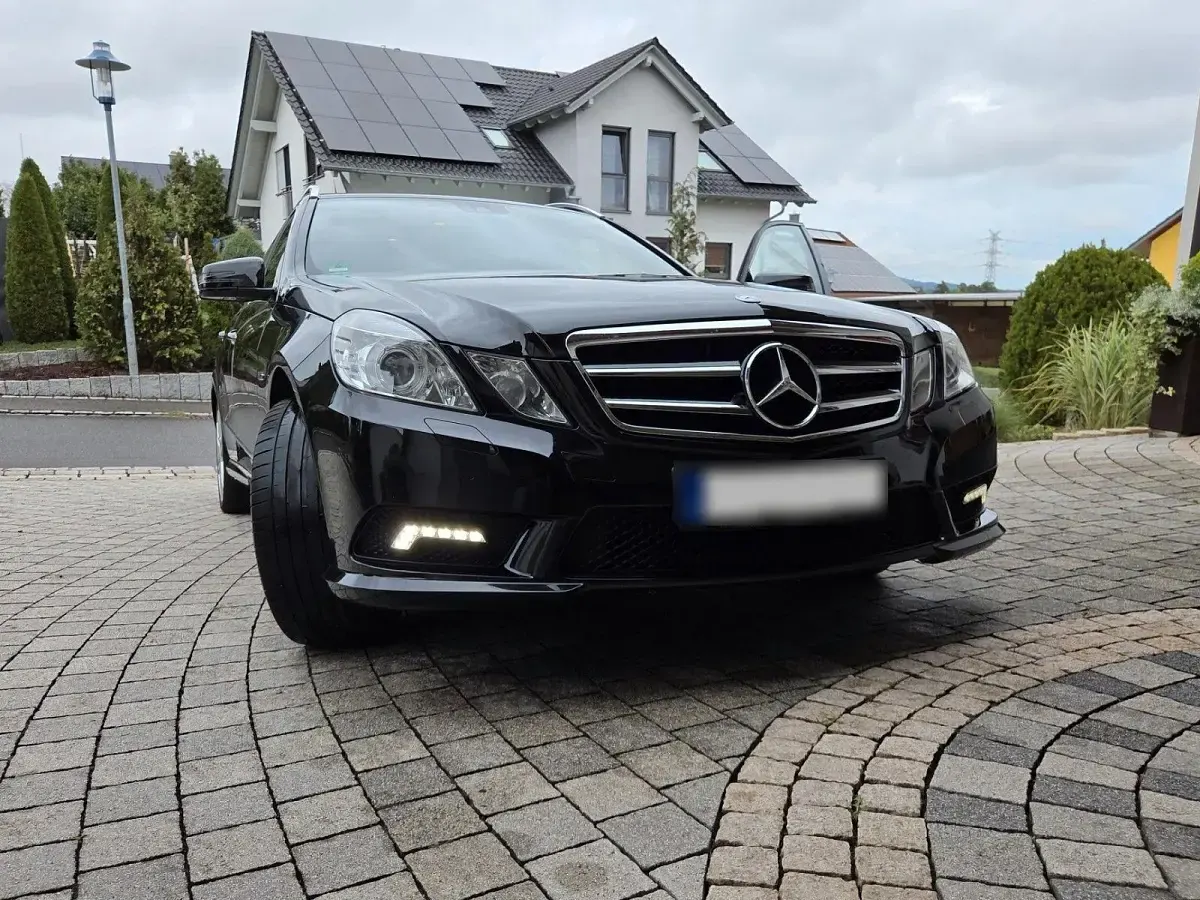 Gebraucht Mercedes E250 AMG line 204 PS (150 kW) 2010 Schwarz Kombi