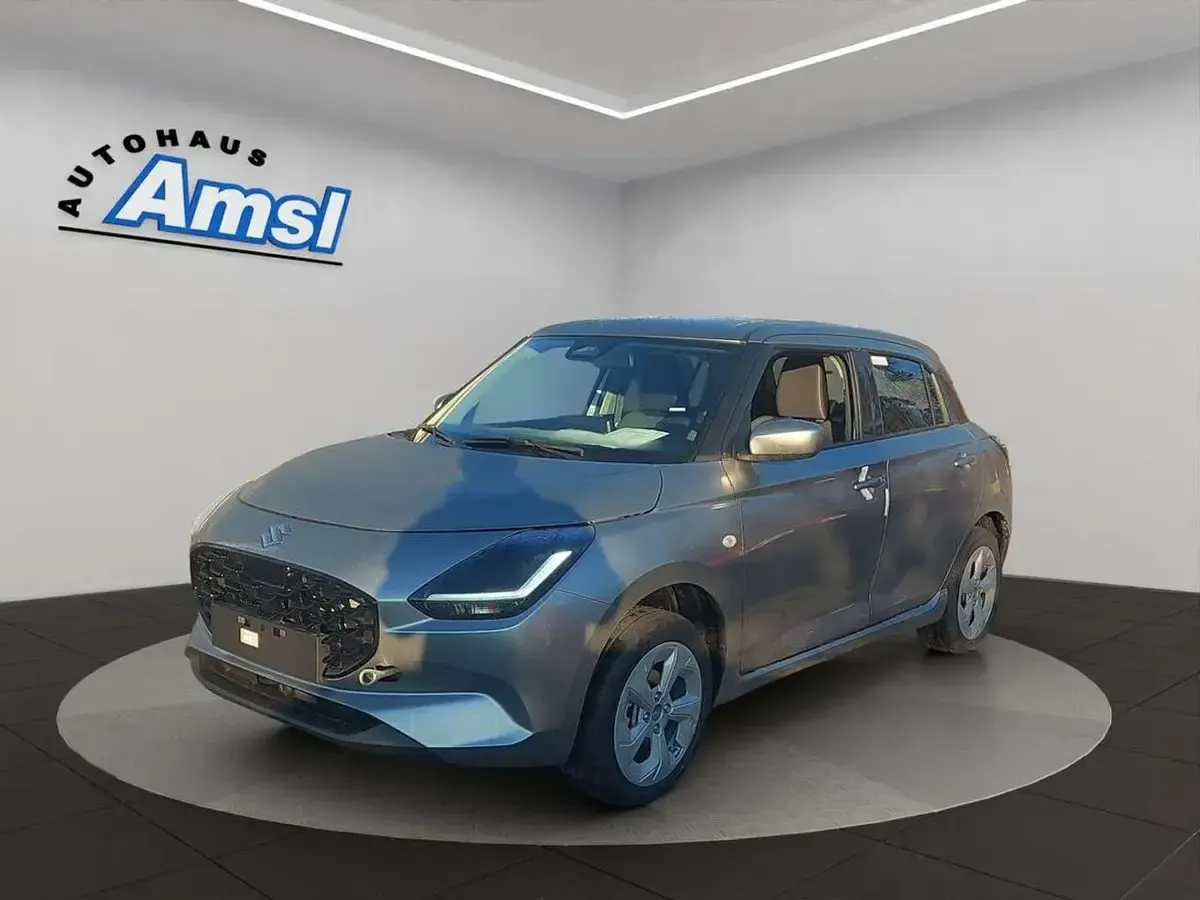 Neu Suzuki Swift Comfort 83 PS (61 kW) 2025 Premium silver Limousine