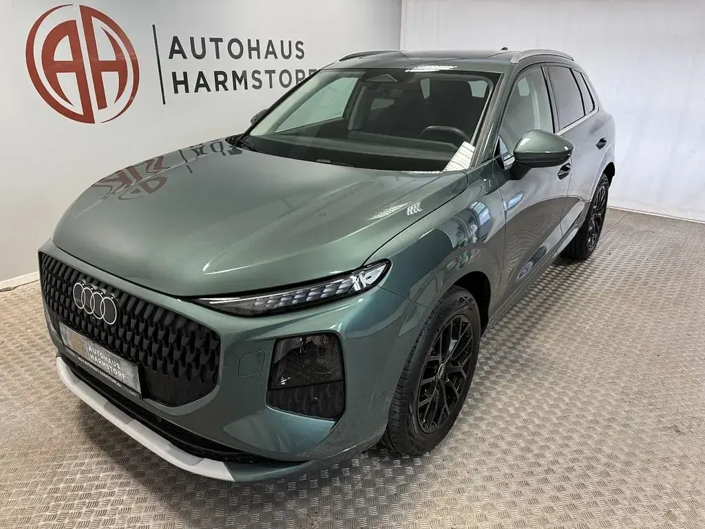 Gebraucht Audi Q3 Sport 150 PS (110 kW) 2026 Salbeigrün metallic SUV