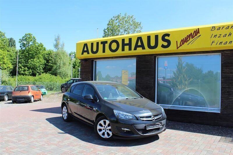 Schwarz Gebraucht 2015 Opel Astra Limousine | 3.500 € (Teuer) - Bild 1/4