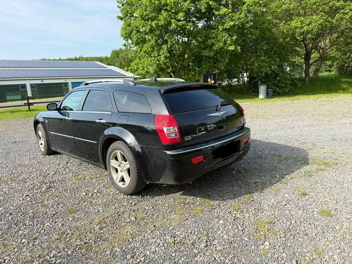 Używany Chrysler 300C Touring 218 KM (160 kW) 2009 Czarny Kombi