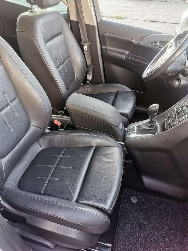 Gebraucht Opel Meriva Innovation 110 PS (80 kW) 2012 Casabl/arctic/eisweiss/kaolin Van / Kleinbus