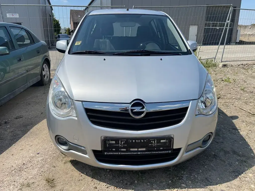 Gebraucht Opel Agila Edition 94 PS (69 kW) 2011 Silber Kleinwagen