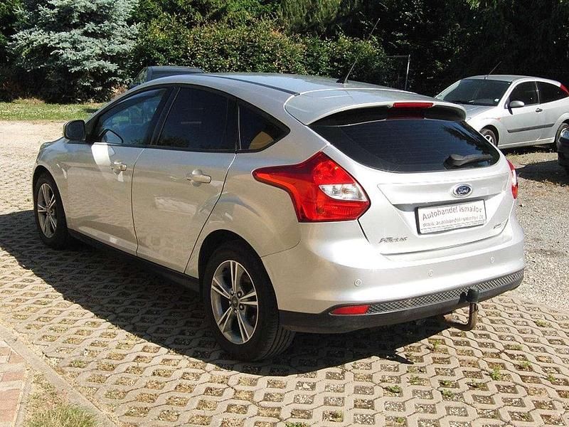 Gebraucht Ford Focus 125 PS (91 kW) 2012 Silber Limousine