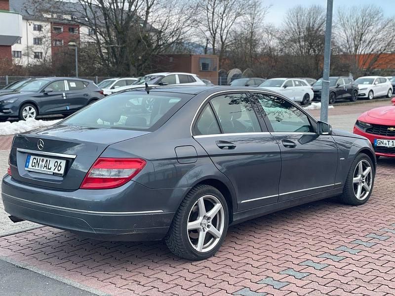Gebraucht Mercedes C180 156 PS (114 kW) 2010 Grau Limousine