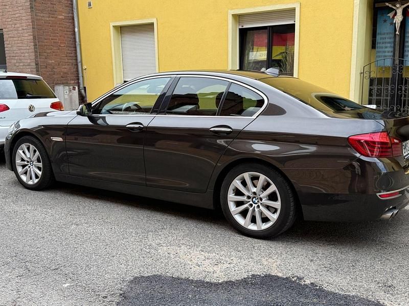 Gebraucht BMW 525 Luxury Line 218 PS (160 kW) 2014 Schwarz Limousine