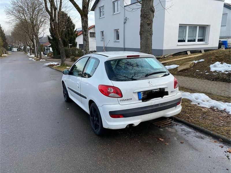 Gebraucht Peugeot 206 60 PS (44 kW) 2011 Weiß Limousine