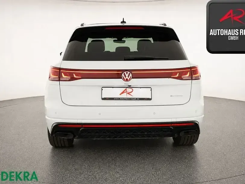 Gebraucht VW Touareg R 462 PS (339 kW) 2024 Weiß SUV