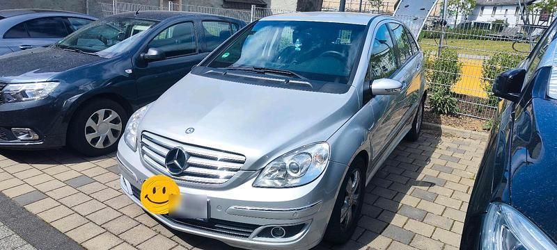 Silber Gebraucht 2007 Mercedes B180 Van / Kleinbus | 3.500 € (Superpreis) - Bild 1/4