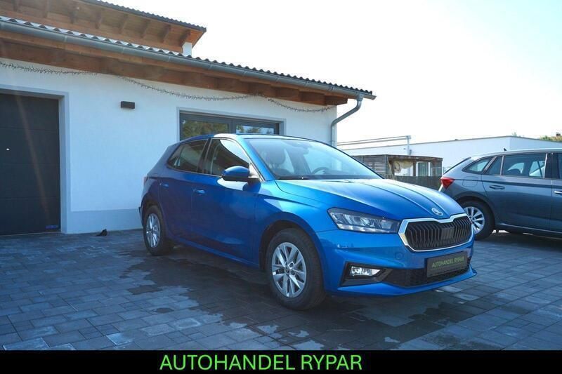 Blau Gebraucht 2024 Skoda Fabia Selection Kleinwagen | 15.600 € (Superpreis) - Bild 1/4