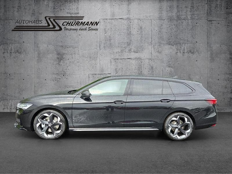 Neu Skoda Superb SportLine 204 PS (150 kW) 2025 Schwarz Kombi
