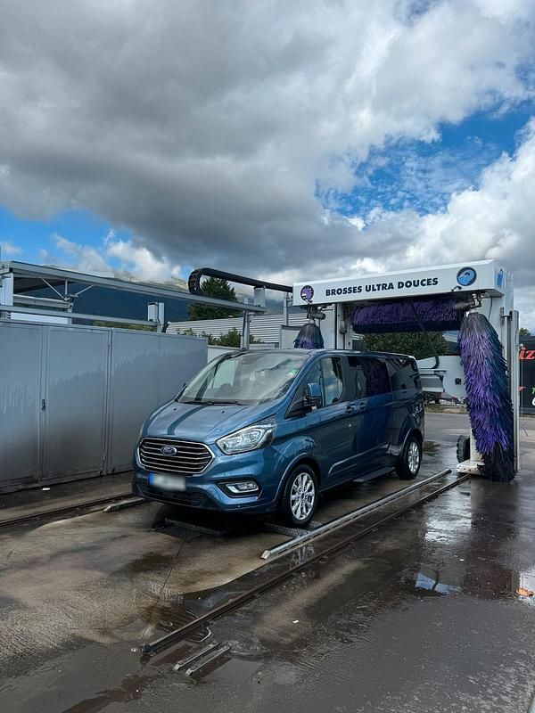 Gebraucht Ford Tourneo Titanium 185 PS (136 kW) 2020 Van / Kleinbus