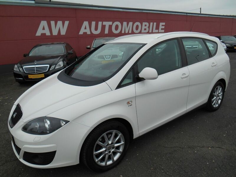 Weiß Gebraucht 2011 Seat Altea XL Stylance Van / Kleinbus | 7.990 € (Teuer) - Bild 1/4