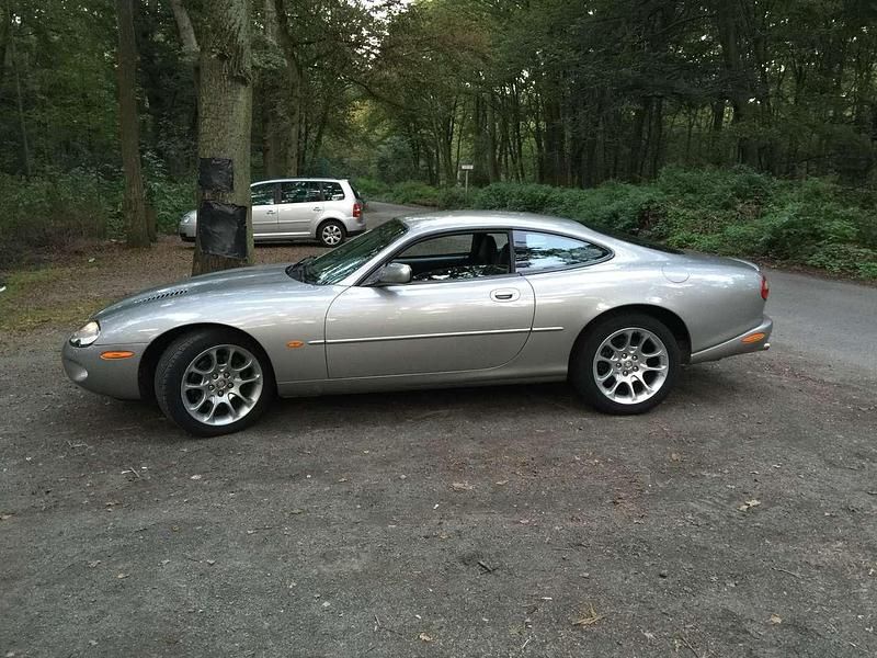 Gebraucht Jaguar XKR 363 PS (266 kW) 1999 Silber Coupé