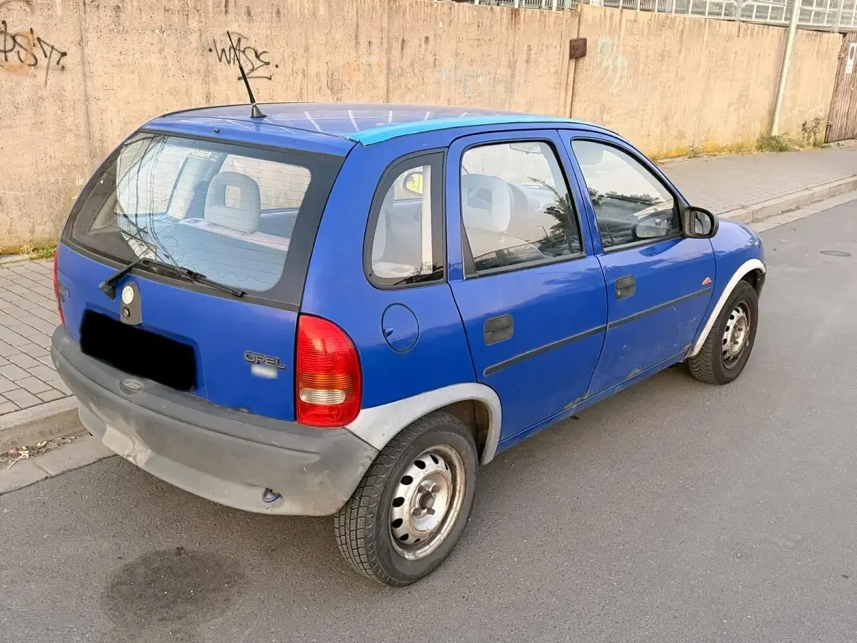 Używany Opel Corsa 60 KM (44 kW) 1997 Niebieski Hatchback