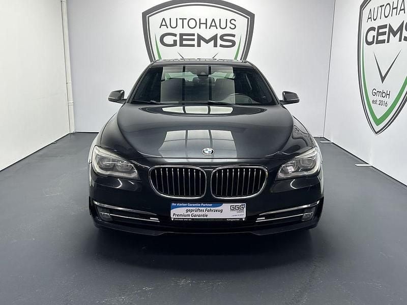 Gebraucht BMW 730 258 PS (189 kW) 2015 Grau Limousine
