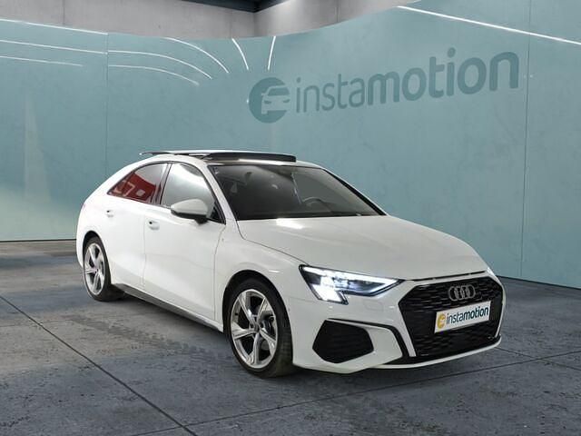 Weiß Gebraucht 2024 Audi A3 S-Line Limousine | 34.740 € (Etwas zu teuer) - Bild 1/2