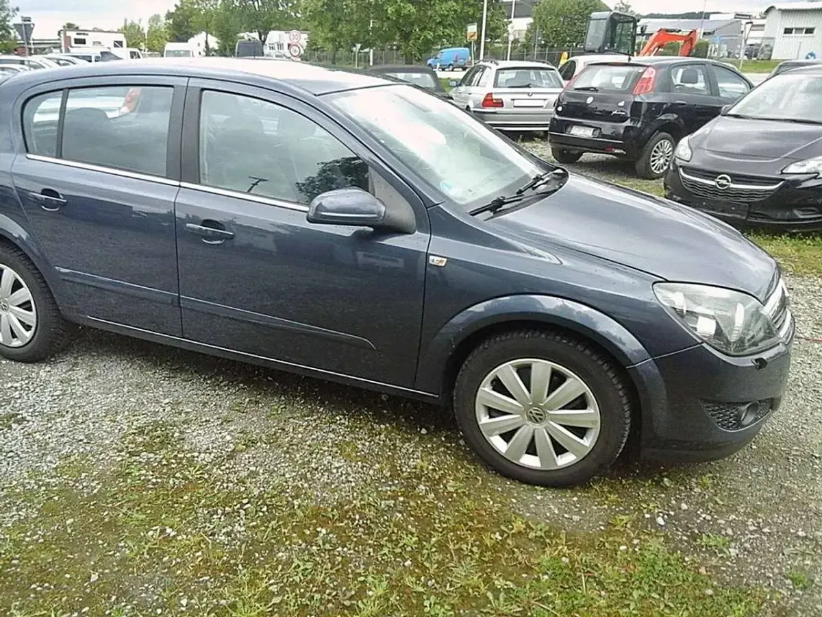 Gebraucht Opel Astra Innovation 116 PS (85 kW) 2009 Metro m2 Kleinwagen