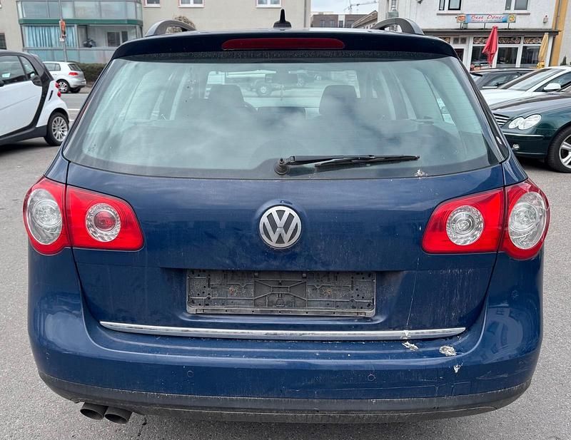 Gebraucht VW Passat 140 PS (102 kW) 2009 Blau Kombi