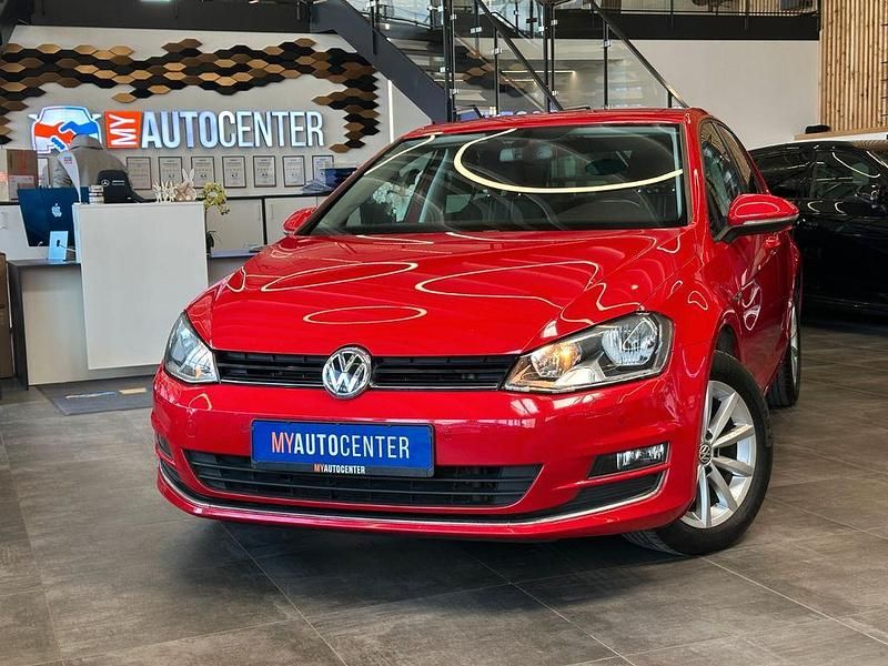 Gebraucht VW Golf VII LOUNGE 125 PS (91 kW) 2015 Rot Limousine