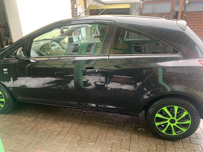 Gebraucht Opel Corsa 87 PS (63 kW) 2012 Schwarz Kleinwagen