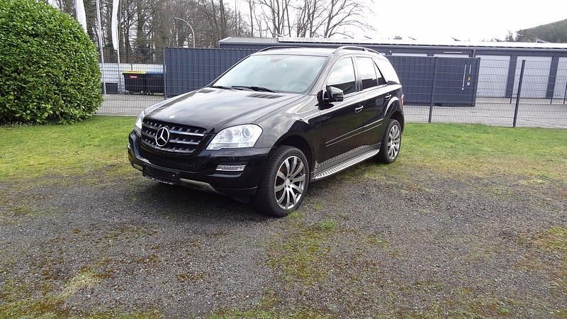 Gebraucht Mercedes ML350 170 PS (125 kW) 2010 Schwarz SUV