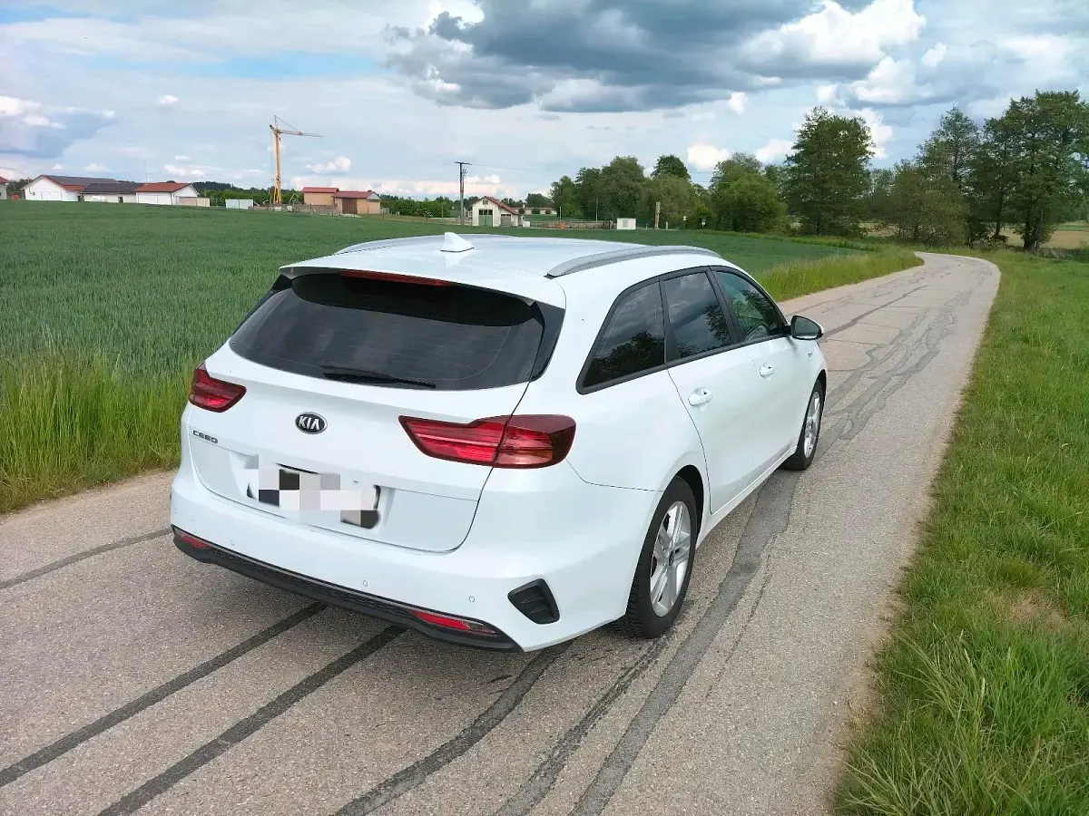 Gebraucht Kia Ceed Sportswagon 160 PS (117 kW) 2022 Weiß Kombi