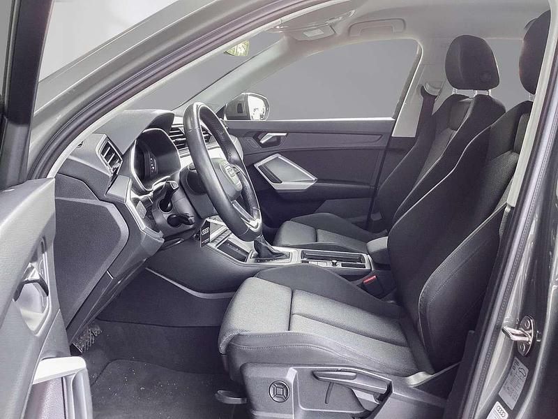 Gebraucht Audi Q3 Ambiente 245 PS (180 kW) 2022 Chronosgrau metallic SUV