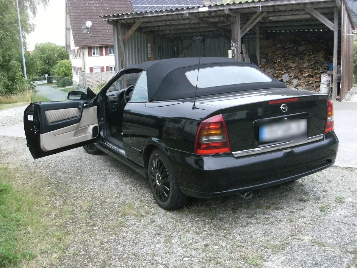 Gebraucht Opel Astra 125 PS (91 kW) 2003 Schwarz Cabrio