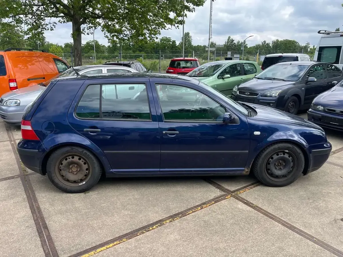 Gebraucht VW Golf IV 101 PS (74 kW) 2002 Blau Limousine