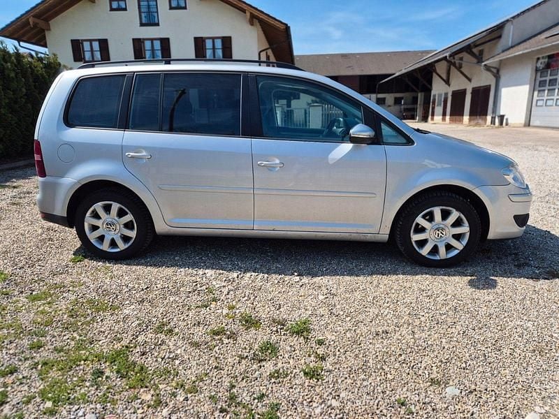 Usata VW Touran Trendline 140 CV (102 kW) 2009 Argento Monovolume