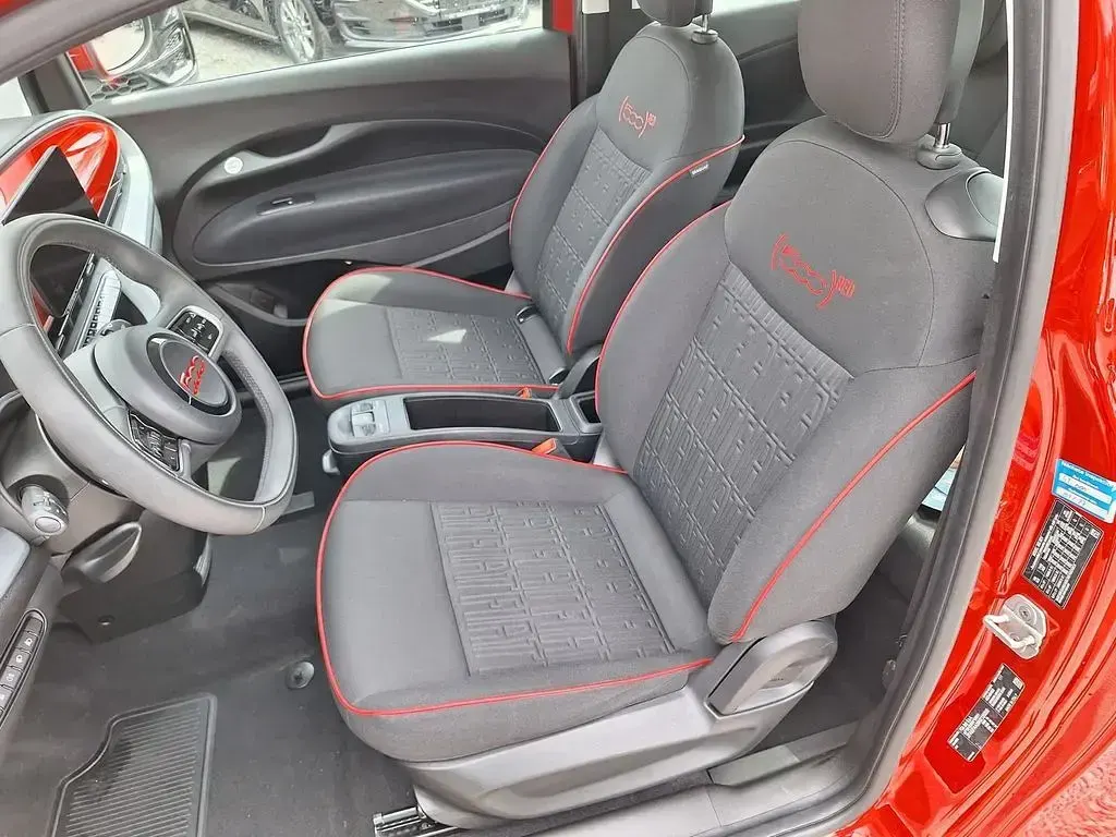 Gebraucht Fiat 500e Red 69 kW (95 PS) 2023 Rot Kleinwagen