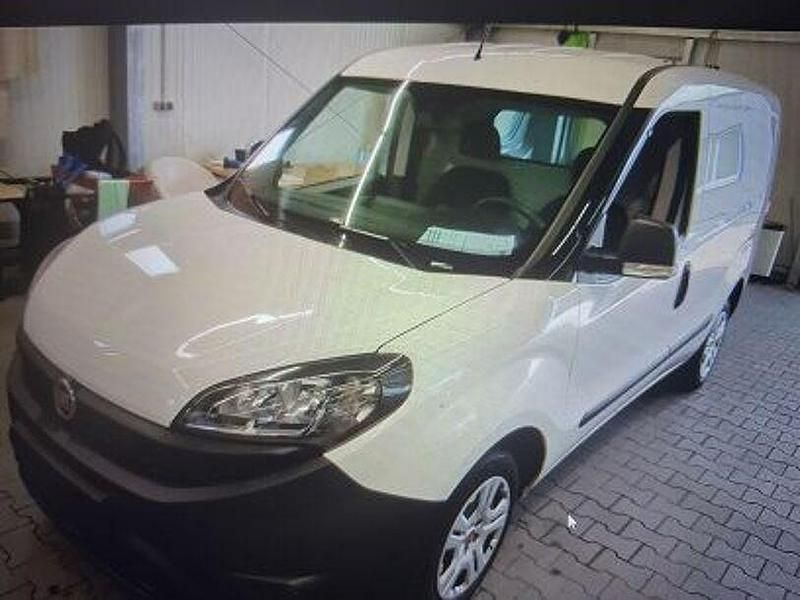 Weiss Gebraucht 2021 Fiat Doblò Van / Kleinbus | 9.950 € (Superpreis) - Bild 1/4