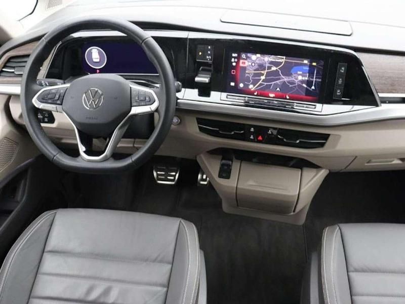 Gebraucht VW Multivan Style 150 PS (110 kW) 2025 Deep black perleffekt Van