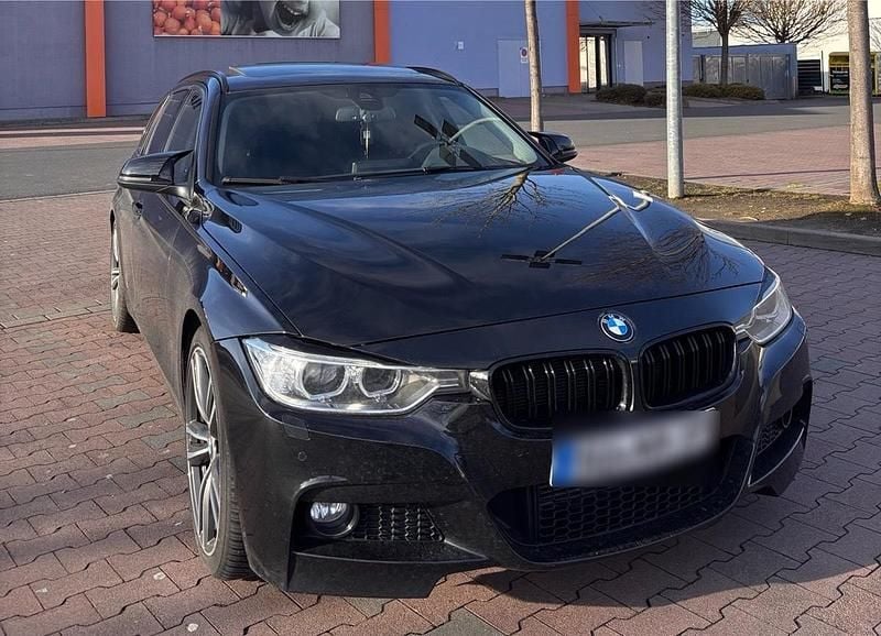 Schwarz Gebraucht 2015 BMW 320 M Sport Kombi | 11.500 € (Superpreis) - Bild 1/4