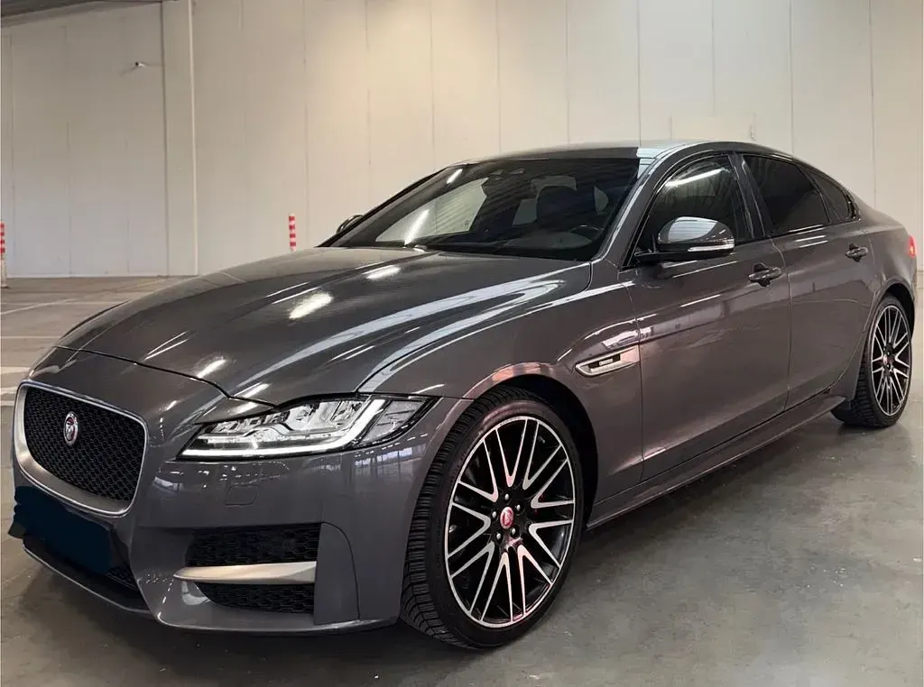 Gebraucht Jaguar XF R-Sport 300 PS (220 kW) 2016 Grau Limousine