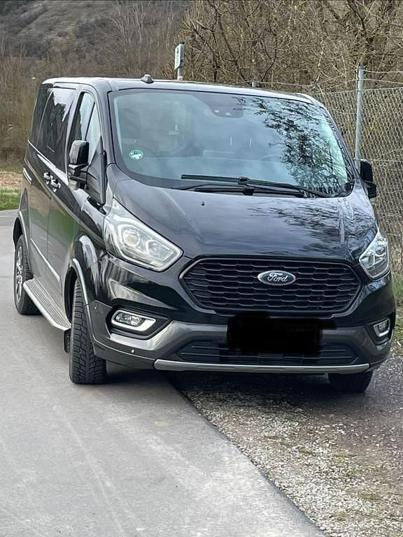 Gebraucht Ford Tourneo 170 PS (125 kW) 2023 Schwarz Van / Kleinbus
