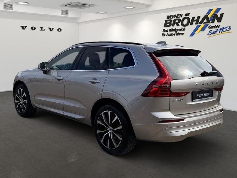 Gebraucht Volvo XC60 Core 197 PS (144 kW) 2024 Bright dusk / metallic SUV