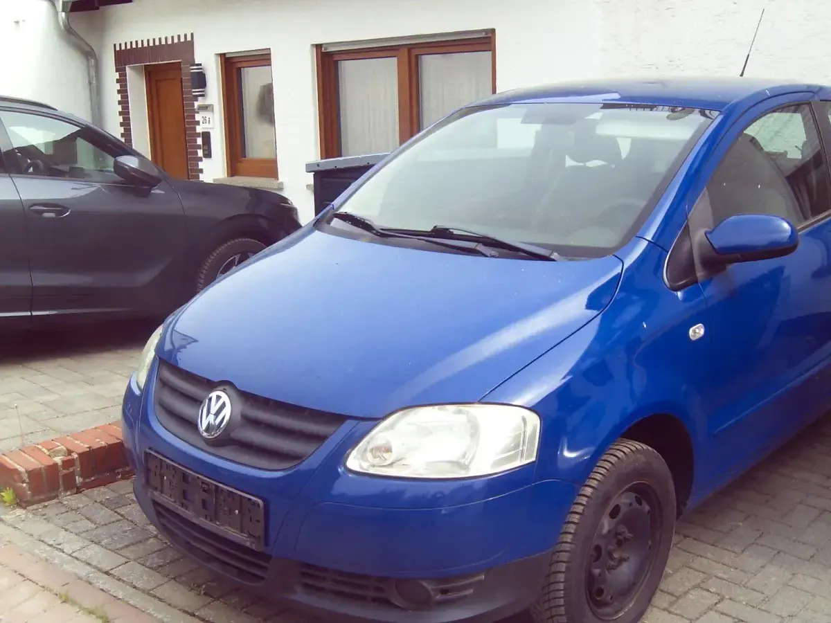 Używany VW Fox Refresh 55 KM (40 kW) 2009 Niebieski Hatchback